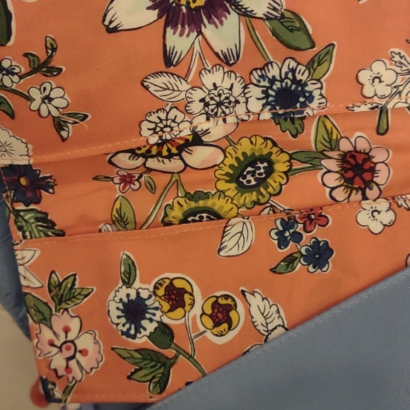 Vera Bradley New never used multi-section shoulder strap clutch. - Picture 8 of 10